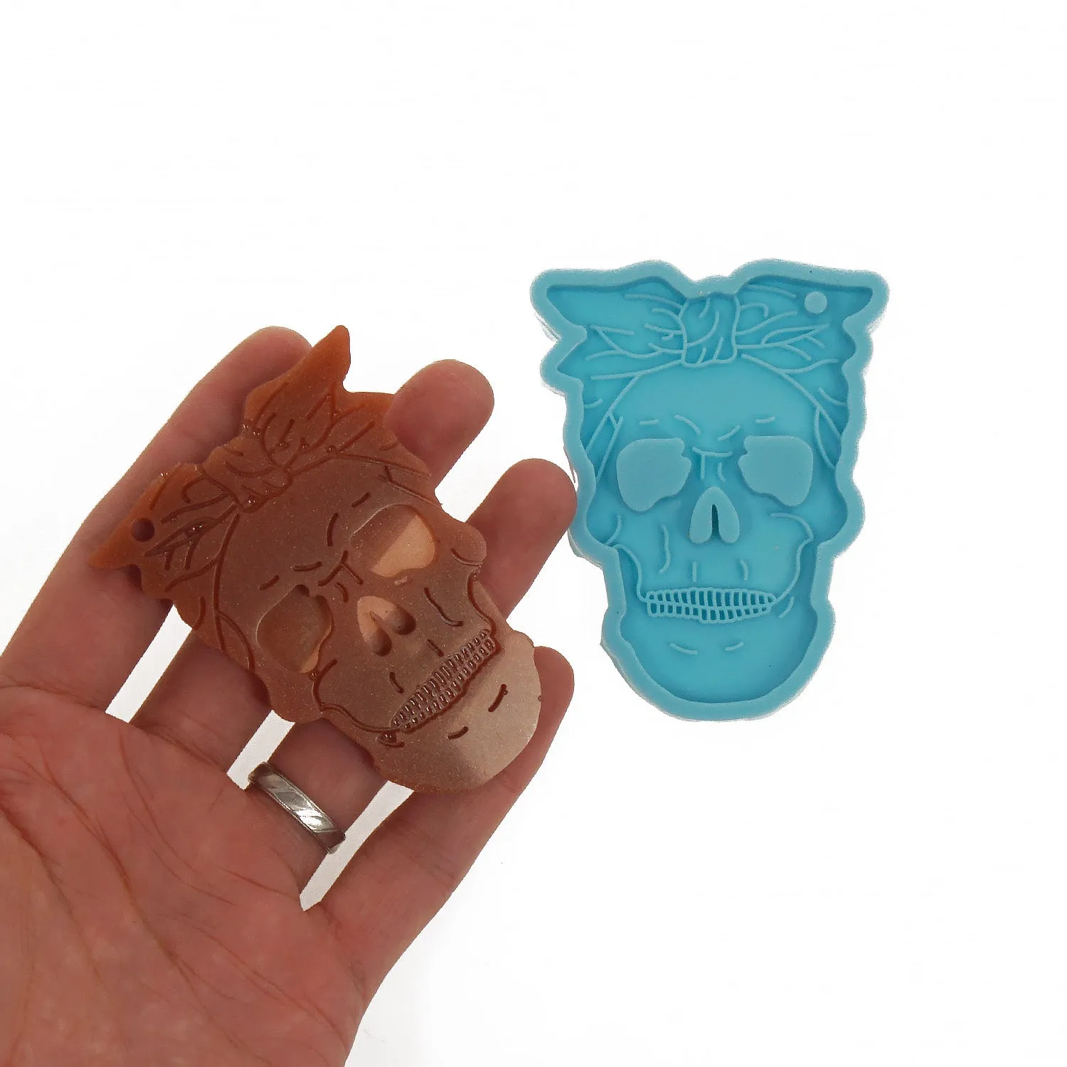 1 Piece Silicone Skull Mold With Keychain Hole DIY Resin Keychain For Gift 10363650