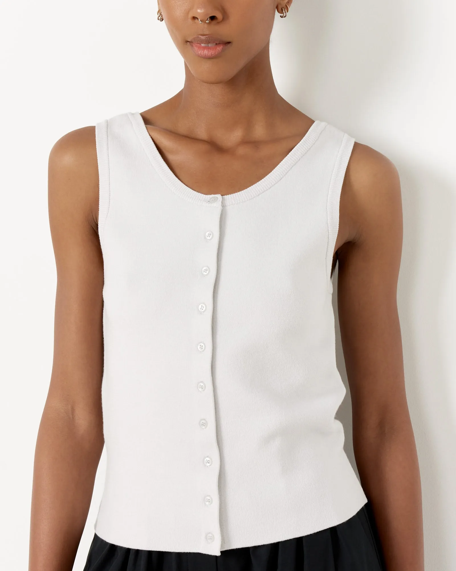 Button U-Neck Vest in Light Grey