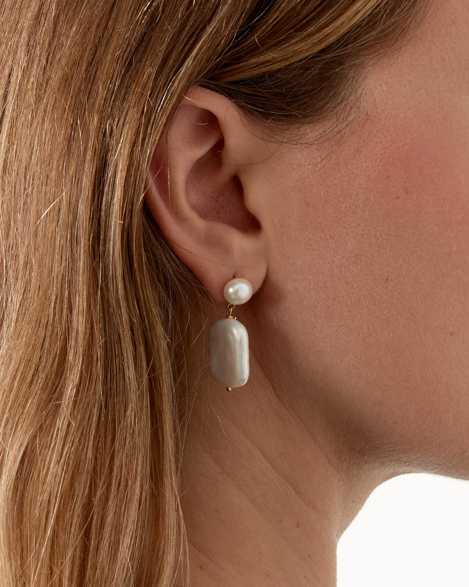 Sybil Earrings in Ivory/Gold